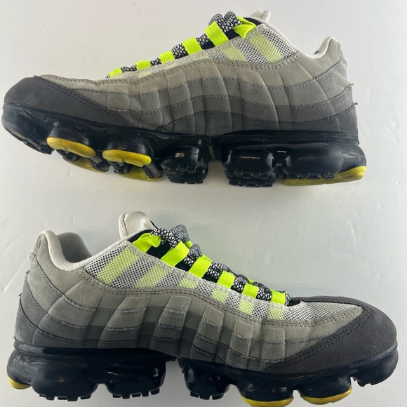 Nike Air VaporMax 95 Neon Size 10.5 Black Volt Grey Green (Pre-owned) AJ7292-001 - Picture 2 of 16